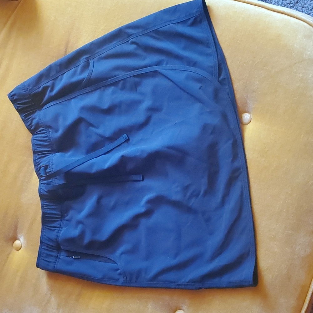 Patagonia Women's size Large Fleetwith Skort Ink Black